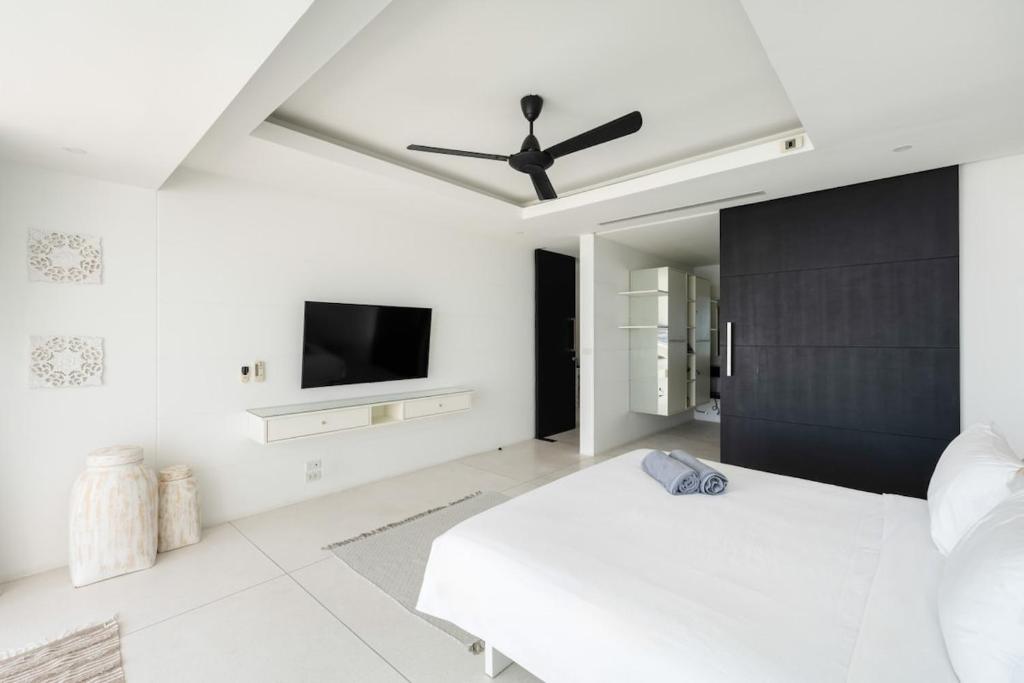 Ocean Serenity 3 bd inifity pool with unreal views客房内的一张或多张床位