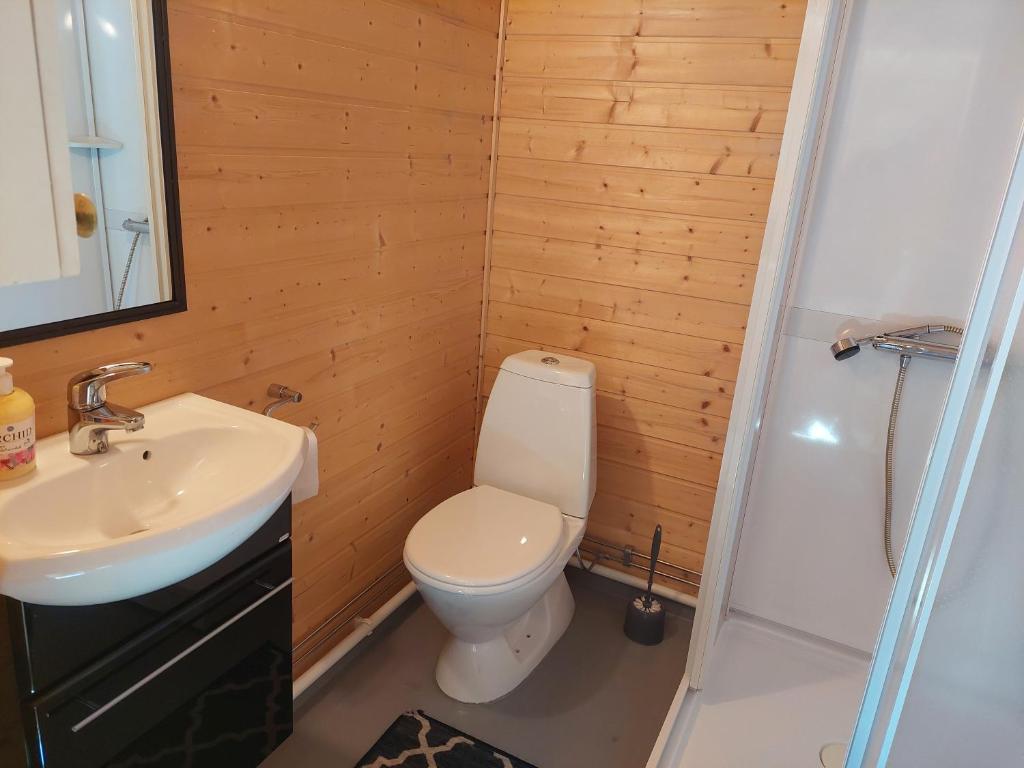 Koupelna v ubytování Vaterfjord Brygge