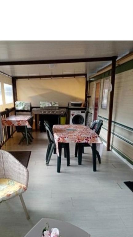 Posezení v ubytování Agréable mobil home