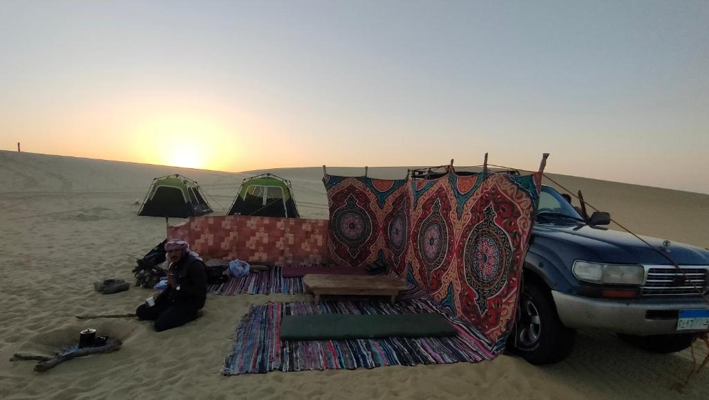 Východ nebo západ slunce při pohledu z luxury tent nebo okolí