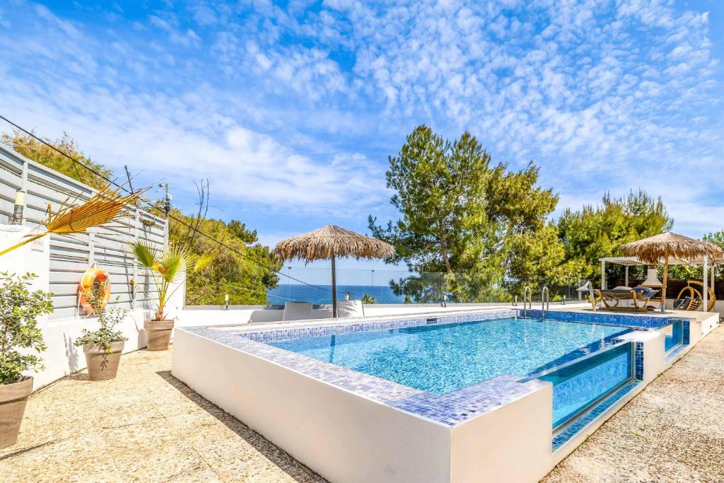 Bazén v ubytovaní Amare La Vita Villa by Solmar Villas alebo v jeho blízkosti