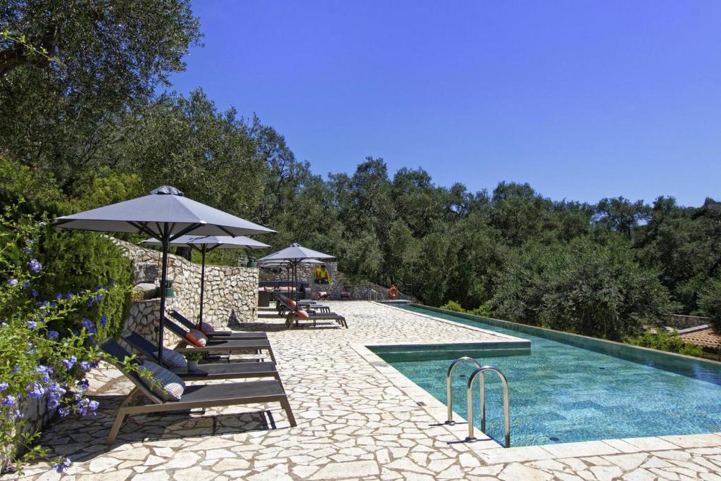 Bazén v ubytování Paxoi Resort - Adult-Only nebo v jeho okolí