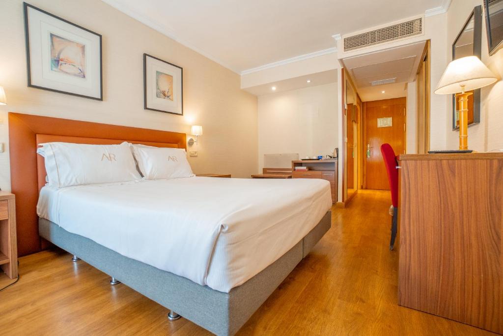 Aparto-Hotel Rosales - 8