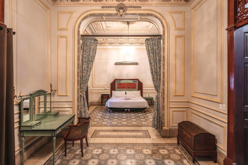 Postel nebo postele na pokoji v ubytování Hotel Real Toledo by Kavia