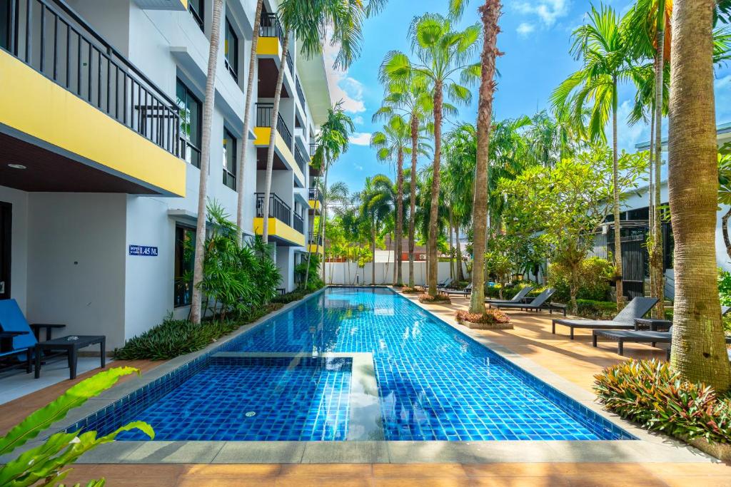 Bazén v ubytování Anchan Boutique Hotel nebo v jeho okolí