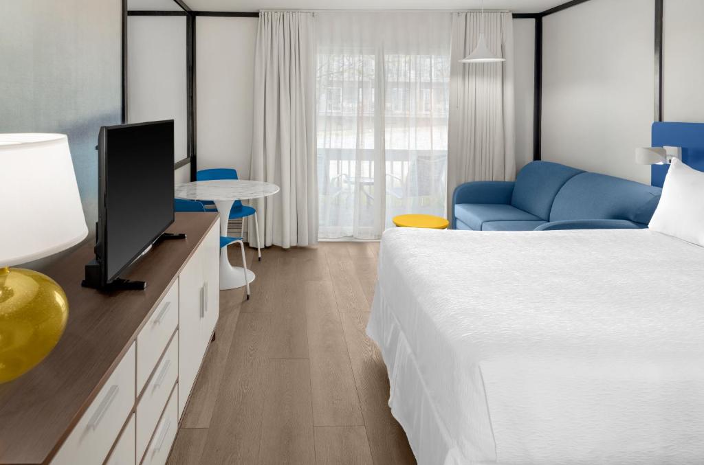 Postel nebo postele na pokoji v ubytování Montauk Blue Hotel