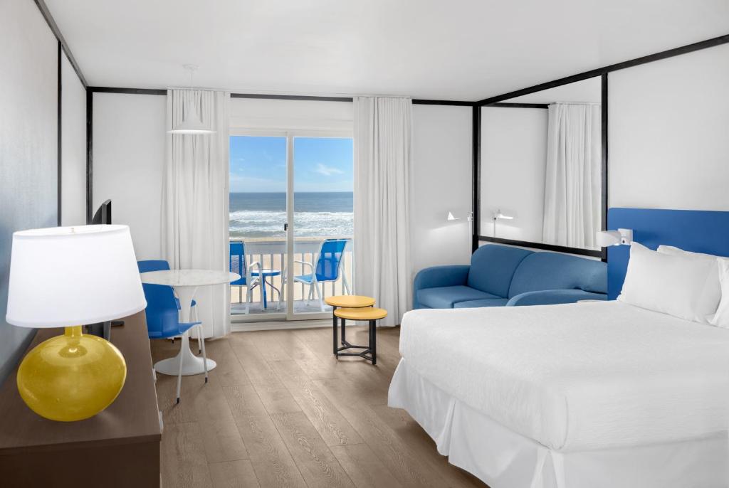 Postel nebo postele na pokoji v ubytování Montauk Blue Hotel