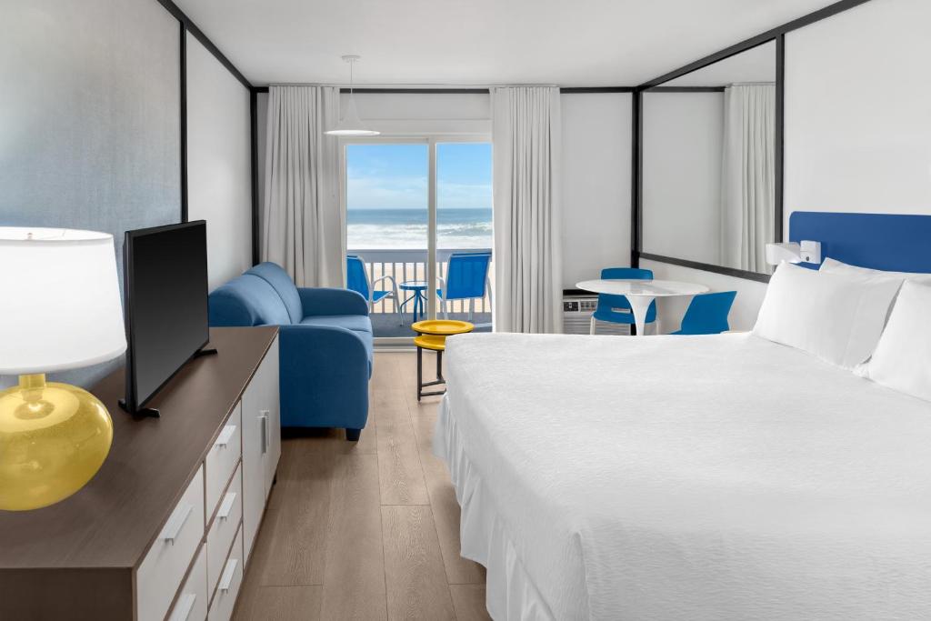 Postel nebo postele na pokoji v ubytování Montauk Blue Hotel