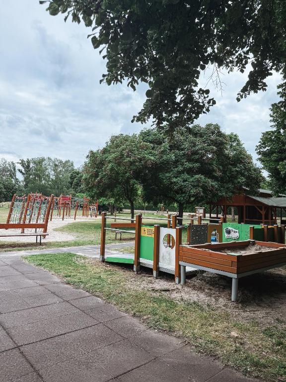 Ogród w obiekcie Sobri Halászcsárda és Panzió