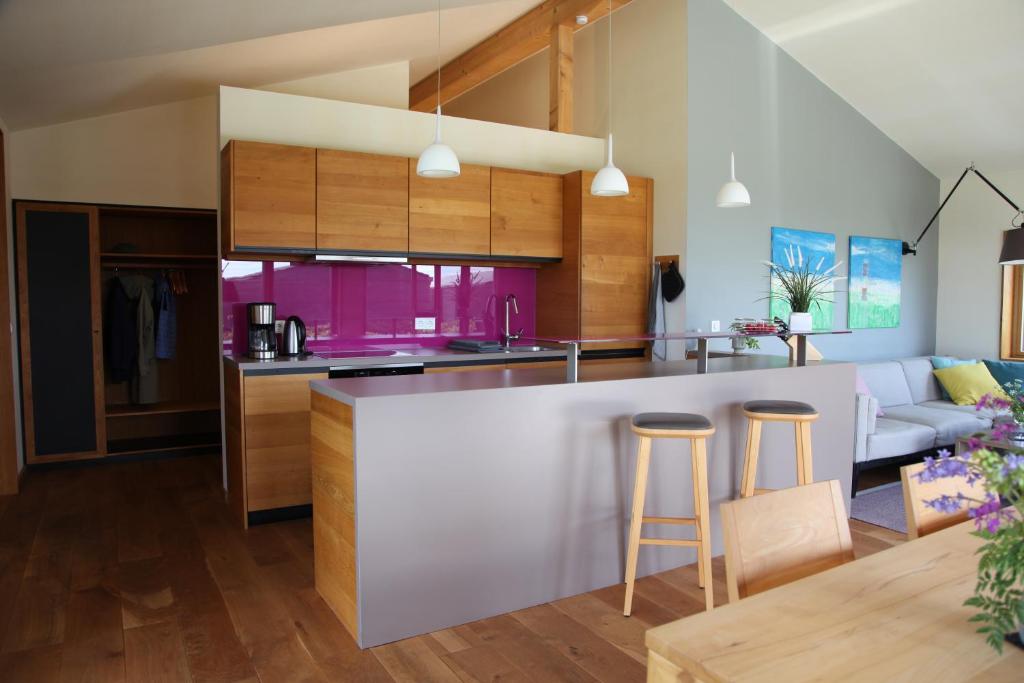 Kuchyň nebo kuchyňský kout v ubytování Gud Jard Lodge Nr 17 - Design-Ferienhaus mit exklusiver Ausstattung