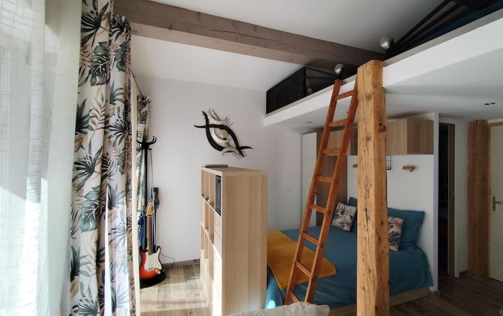 Fotografie z fotogalerie ubytování Logement avec jardin et jacuzzi privé au cœur de la Provence pour 2 adultes 1 enfant classé 4 étoiles v destinaci Camps-la-Source