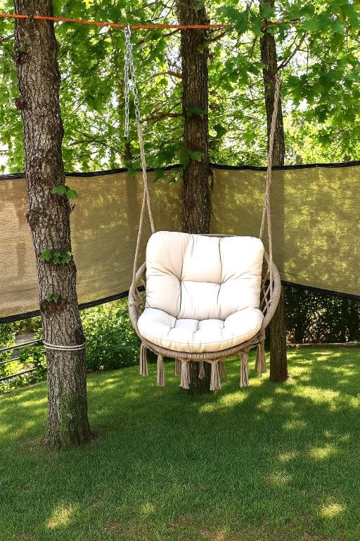 Zahrada ubytování Logement avec jardin et jacuzzi privé au cœur de la Provence pour 2 adultes 1 enfant classé 4 étoiles