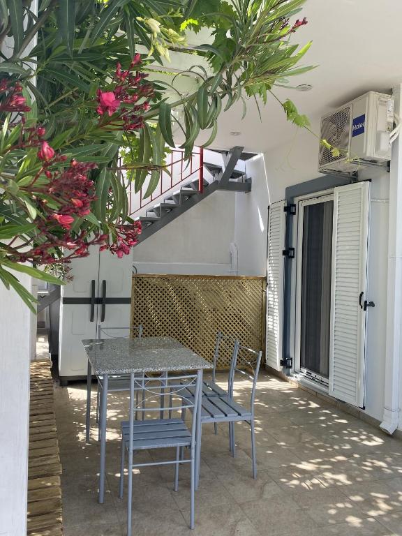 Balkón nebo terasa v ubytování Lounge House