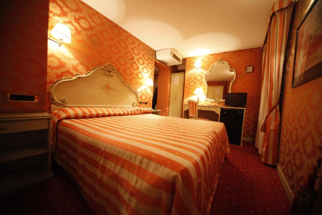 Hotel Lux - Resim 13