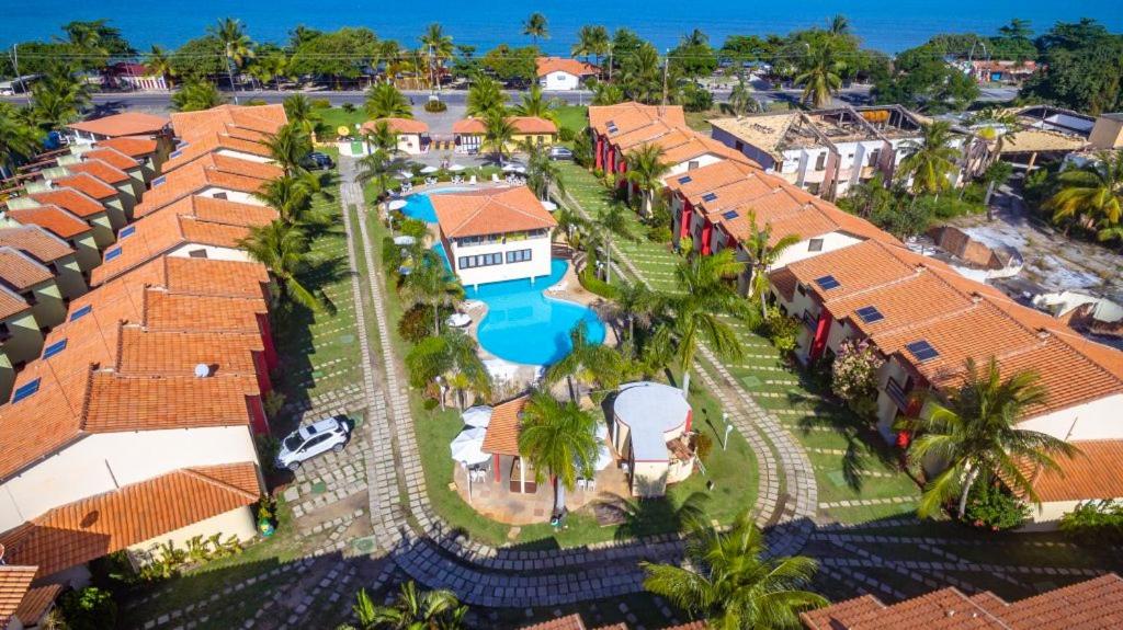 an aerial view of a resort with a pool at Casa Residencial Jerusalém II in Santa Cruz Cabrália