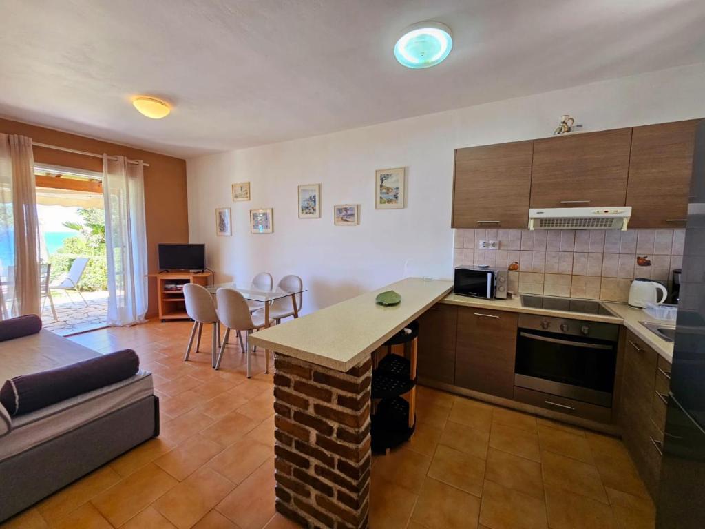 Kuchyňa alebo kuchynka v ubytovaní Corfu Dream Holidays Villas