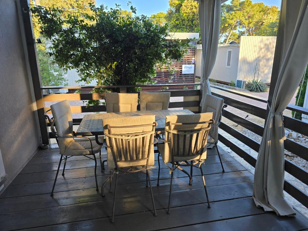 Balkón nebo terasa v ubytování Holiday Homes Lavanda - Biograd na Moru