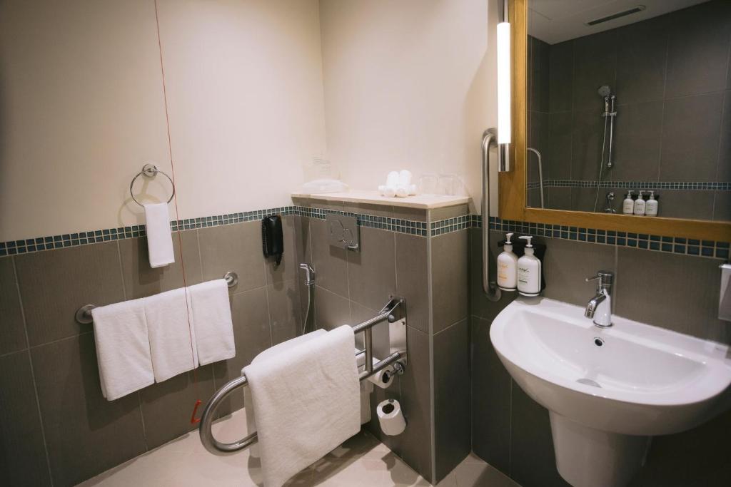 Koupelna v ubytování Holiday Inn Abu Dhabi by IHG