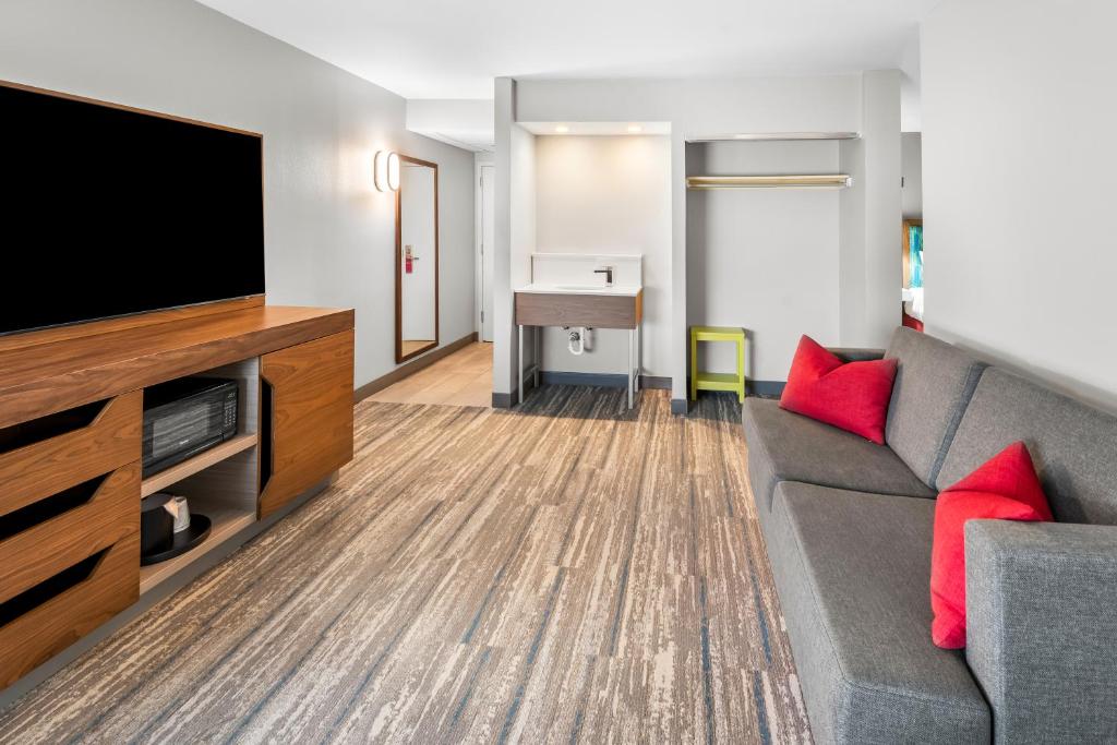 Hampton Inn Indianapolis Northeast/Castleton photo