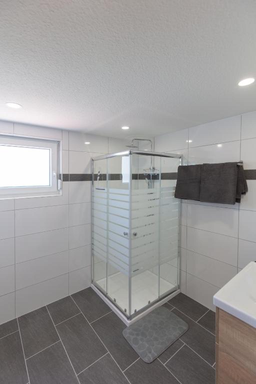 Ein Badezimmer in der Unterkunft Lewe`s Ferienwohnungen