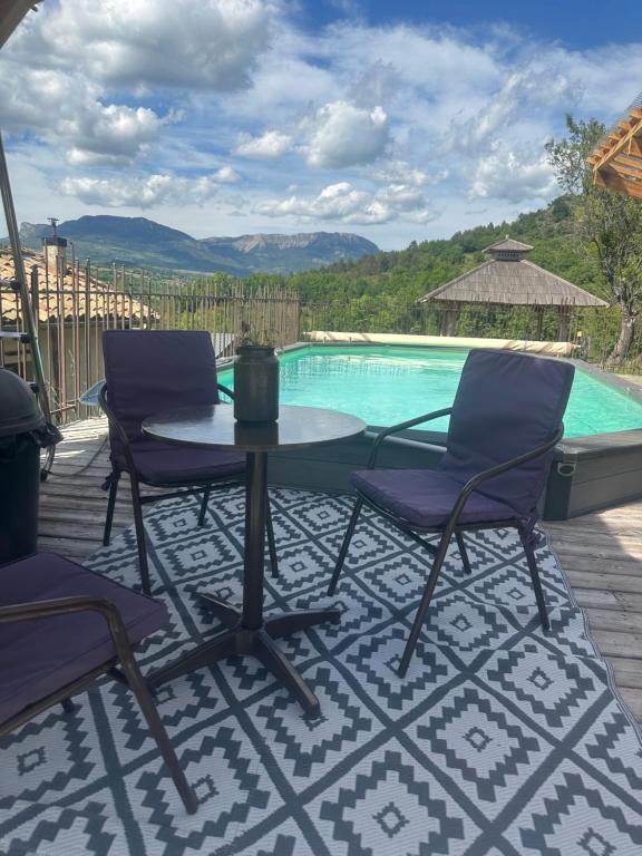 Nespecifikovaný výhled na hory nebo výhled na hory při pohledu z apartmánu