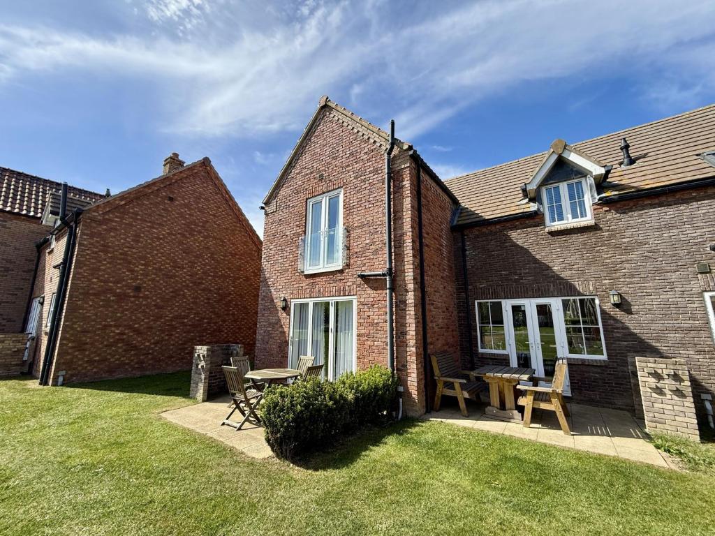 Ocean Breeze - Part of the The Bay Filey Holiday Village with pool, gym ...