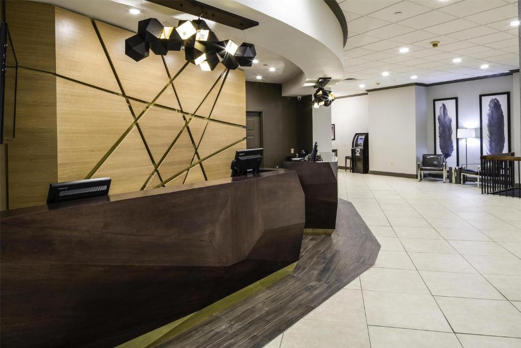 O saguão ou recepção de DoubleTree by Hilton Hotel Wilmington