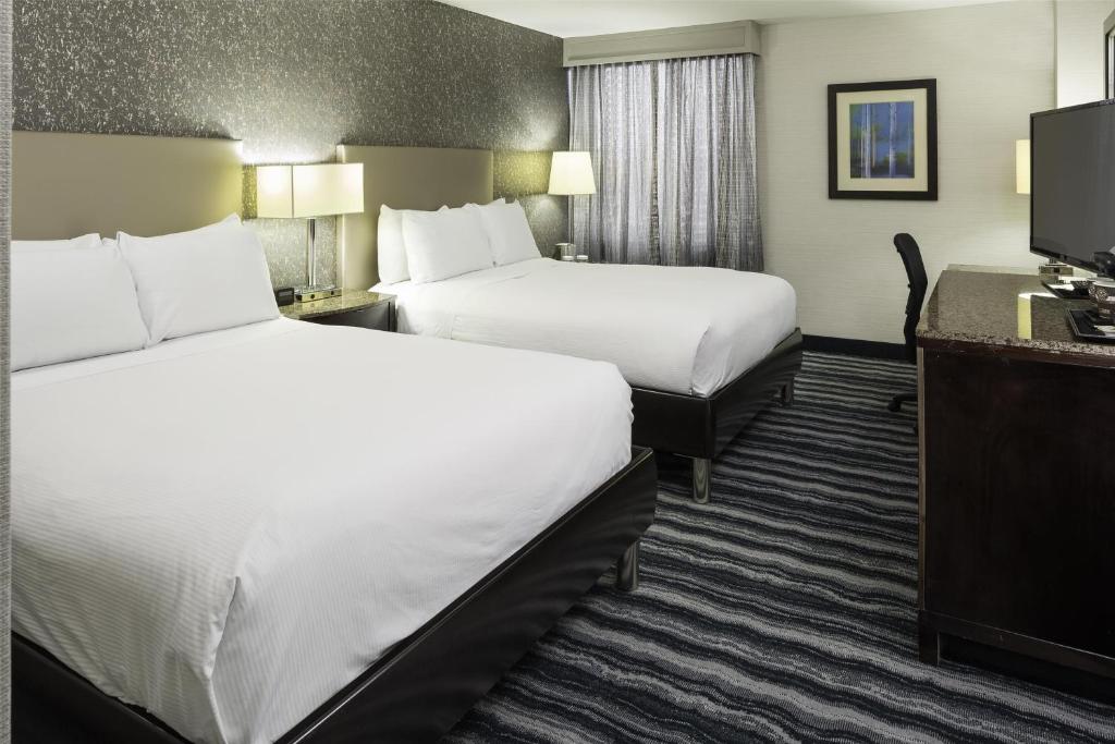 Cama ou camas em um quarto em DoubleTree by Hilton Hotel Wilmington