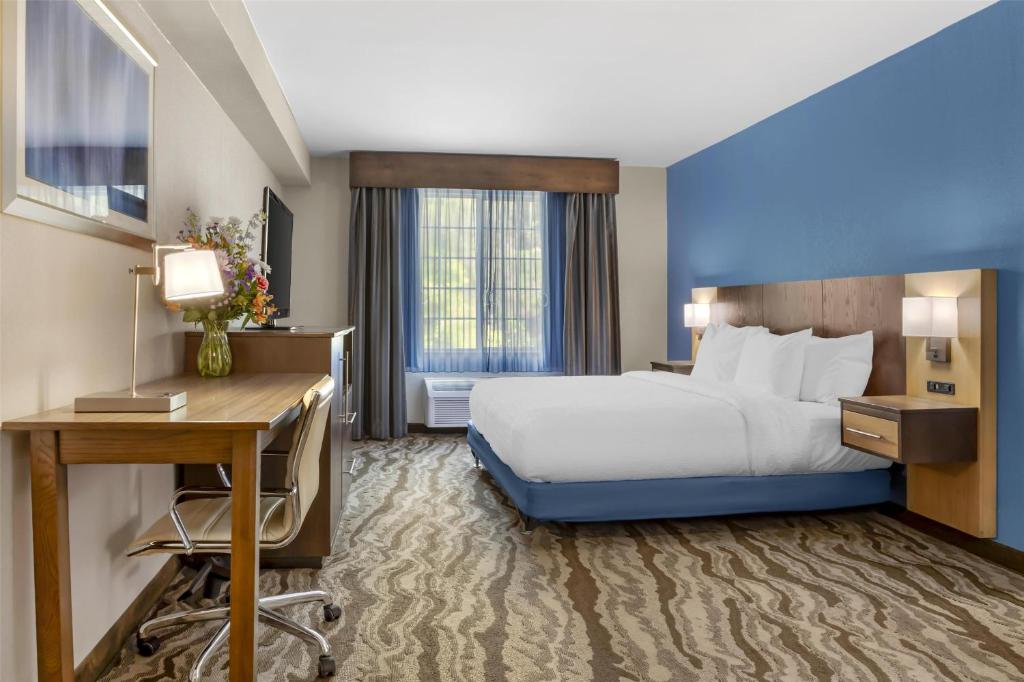 Best Western Plus River Escape Sylva / Dillsboro photo