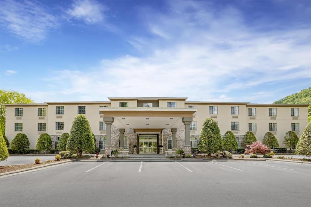 Best Western Plus River Escape Sylva / Dillsboro photo