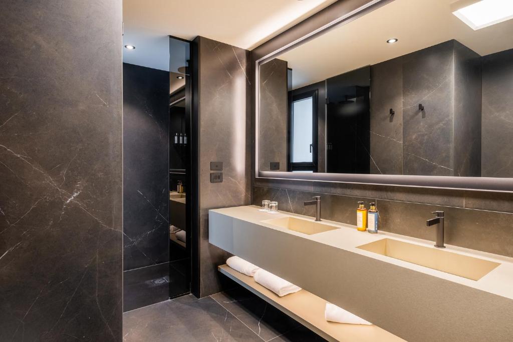 Koupelna v ubytování Eurostars Matera La Suite