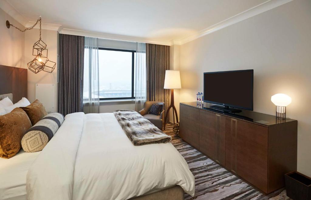 The Lofton Hotel Minneapolis, Tapestry Collection by Hilton photo