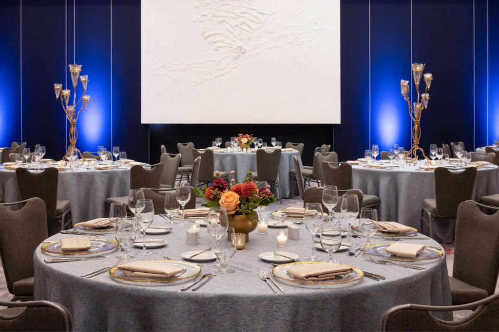 The Lofton Hotel Minneapolis, Tapestry Collection by Hilton photo