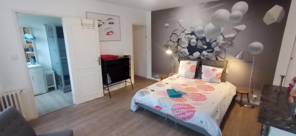 Postel nebo postele na pokoji v ubytování Chez Alex' guesthouse