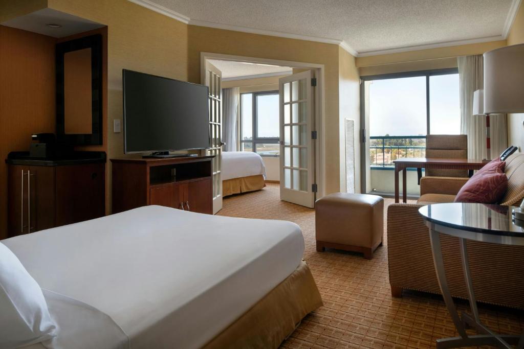 Newport Beach Marriott Bayview - 