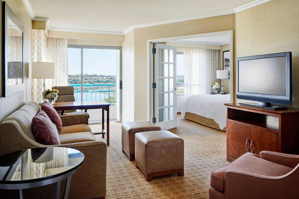Newport Beach Marriott Bayview photo