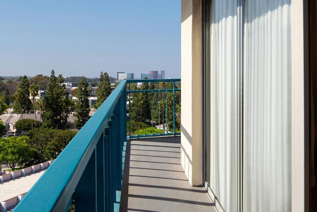 Newport Beach Marriott Bayview photo