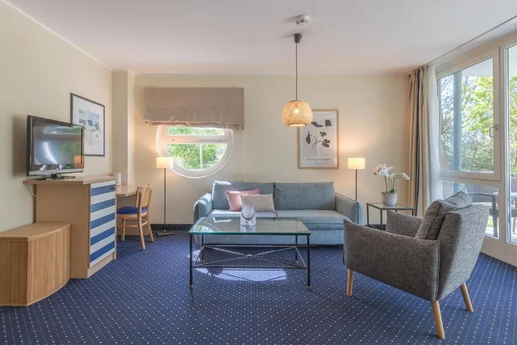 Grasnelke - Ferienwohnung mit Terrasse zum Kurpark im Ostseeheilbad Zingst