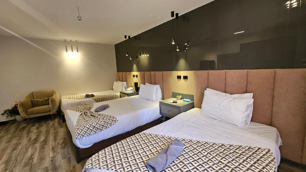 Aura Garden City Hotel - 11