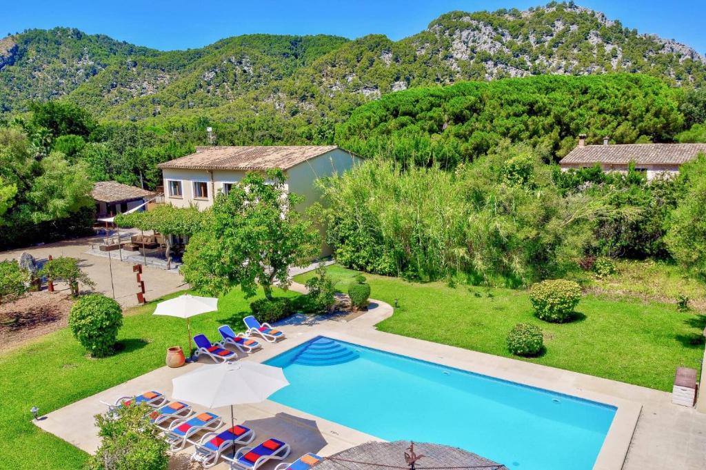 Villa Mas by Villa Plus