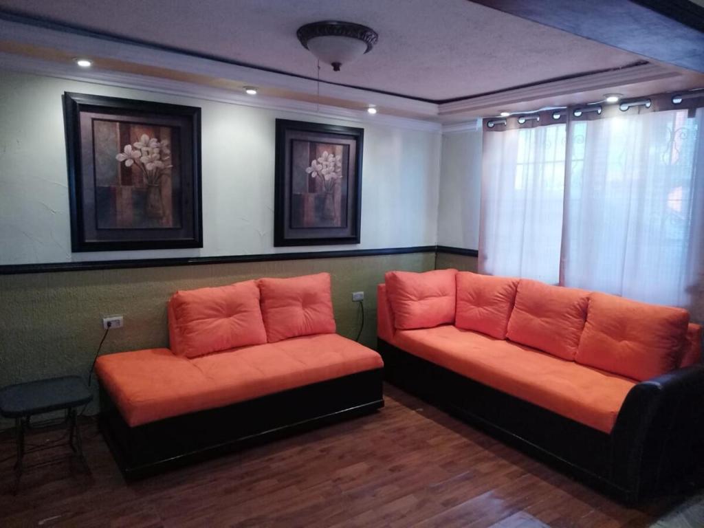 Posezení v ubytování Casa completa en zona industrial Ramos Arizpe