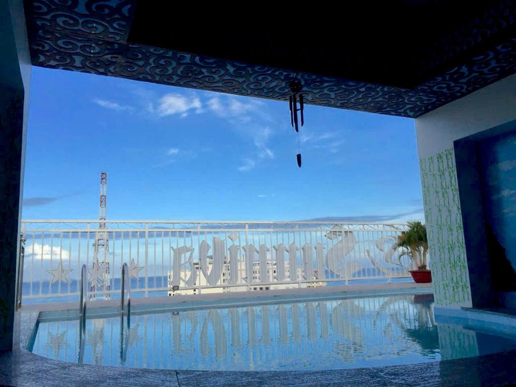 Bazén v ubytování Sunniva Hotel Nha Trang nebo v jeho okolí