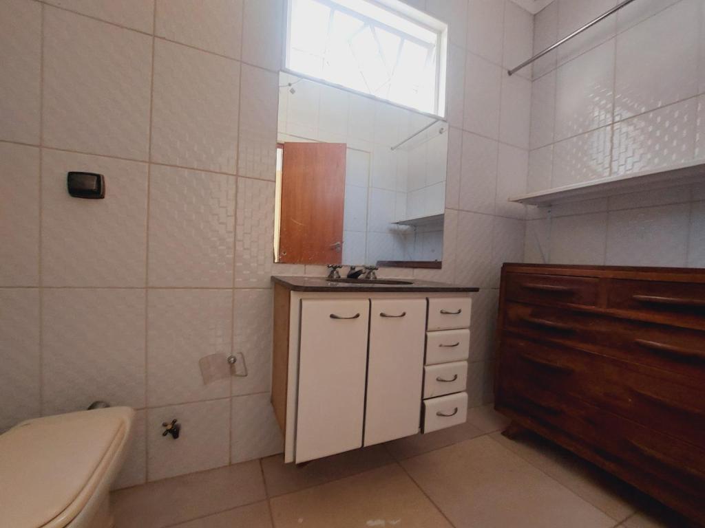 Ένα μπάνιο στο Área de lazer em condomínio 50 ps
