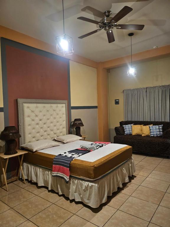 Postel nebo postele na pokoji v ubytování Platinum Hotel