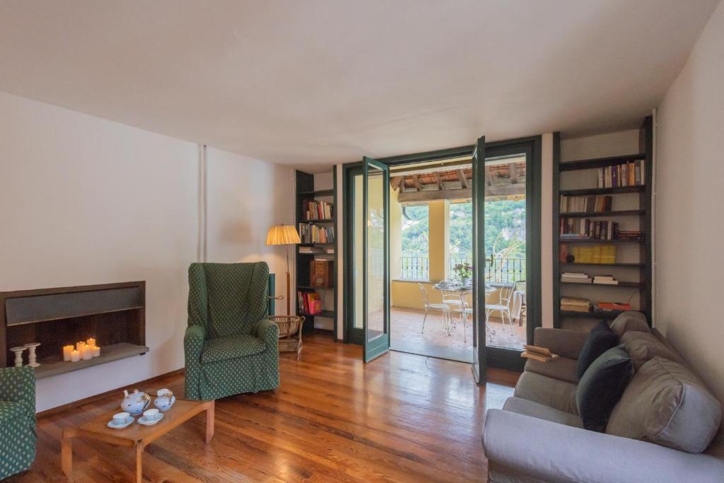 Χώρος καθιστικού στο Residenza Regina on the Lake by Rent All Como