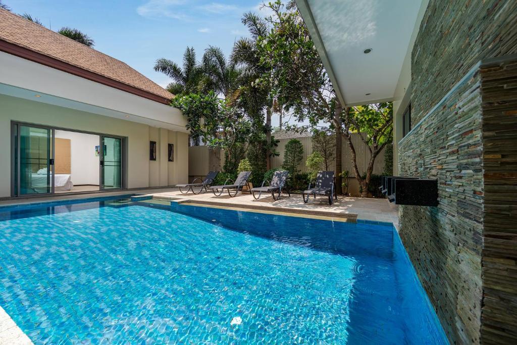 Бассейн в VILLA BOND| 3 Bedrooms | Private Pool | 3 min to Naiharn Beach или поблизости