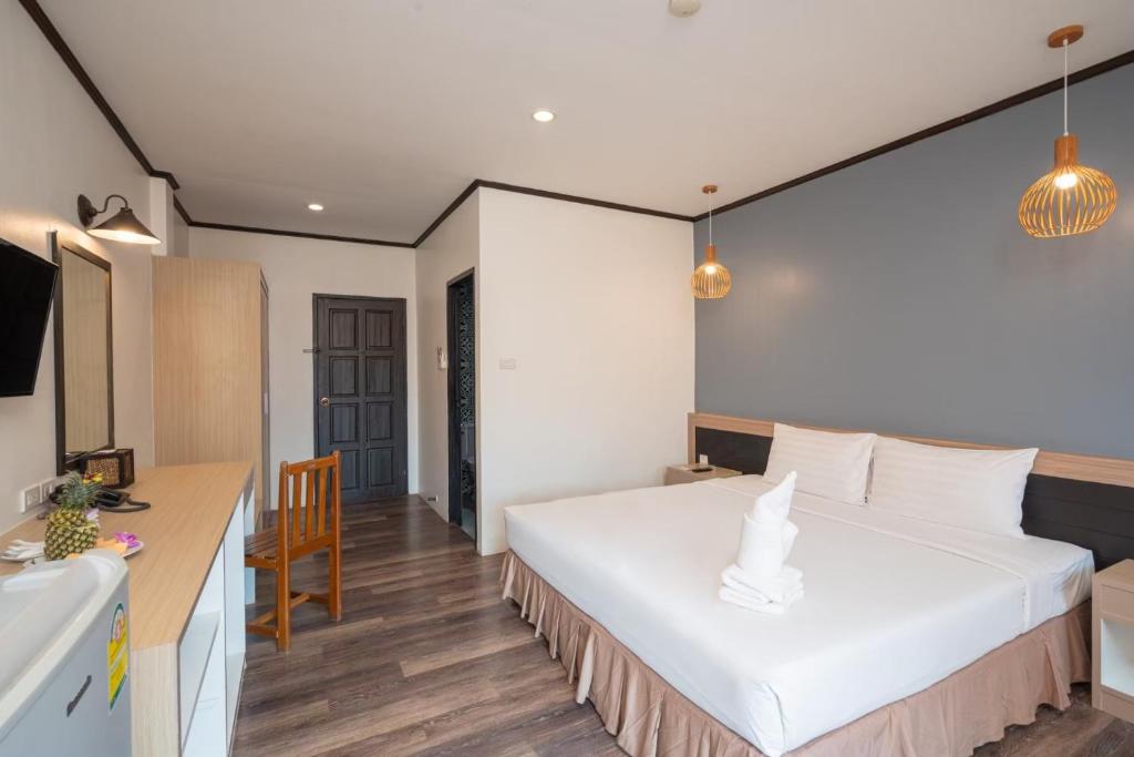 SB Living Place Hotel Phuket Town - Resim 21