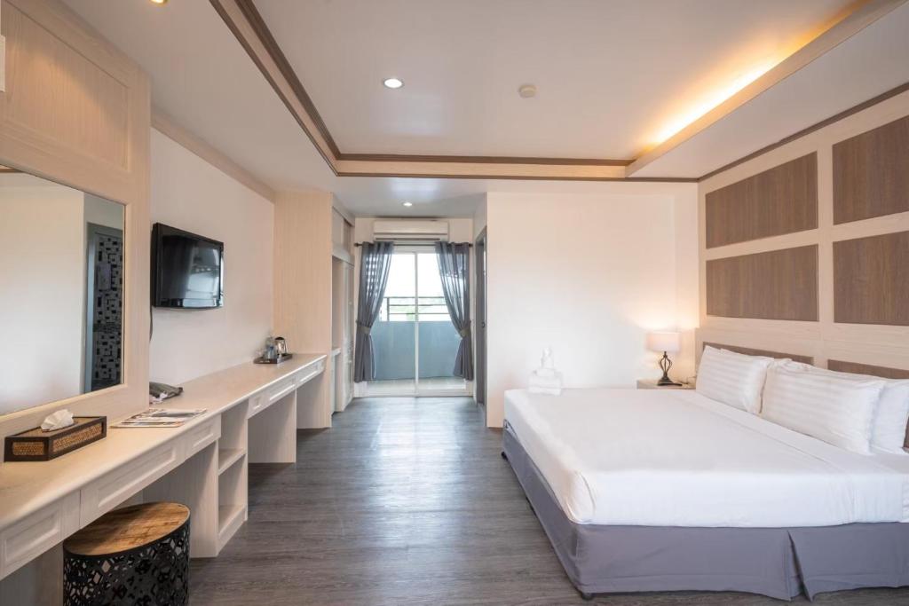 SB Living Place Hotel Phuket Town - Resim 22