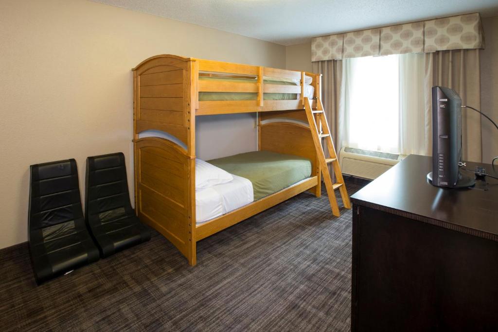 Holiday Inn Express Hotel & Suites-Saint Joseph by IHG photo