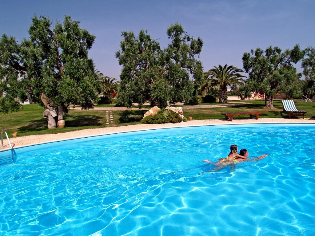 Bazén v ubytování Hotel Masseria Tutosa nebo v jeho okolí